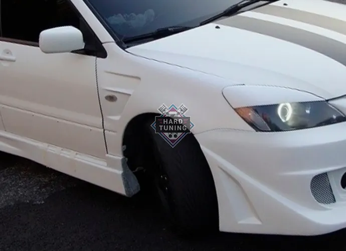 Передние крылья Accolade Mitsubishi Lancer 9
