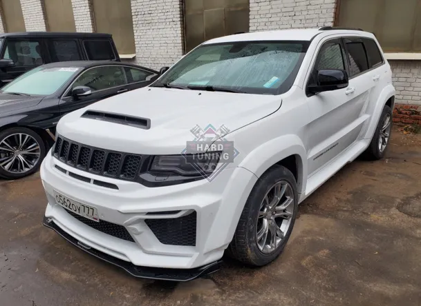 Передний бампер в сборе с решеткой радиатора SRT8 Jeep Grand Cherokee WK2