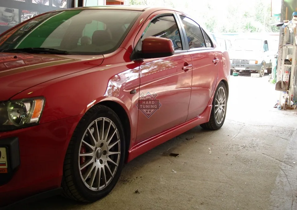 Накладки на пороги EVO Mitsubishi Lancer 10 (2007-2016) стеклопластик