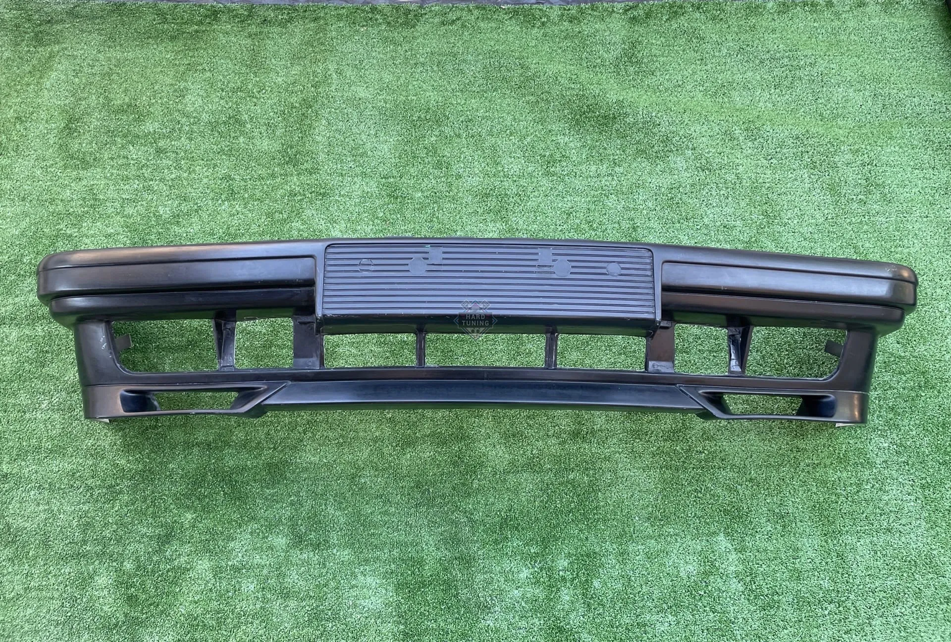 Передний бампер 750i BMW E32