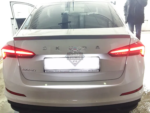 Спойлер CSR Skoda Rapid сабля